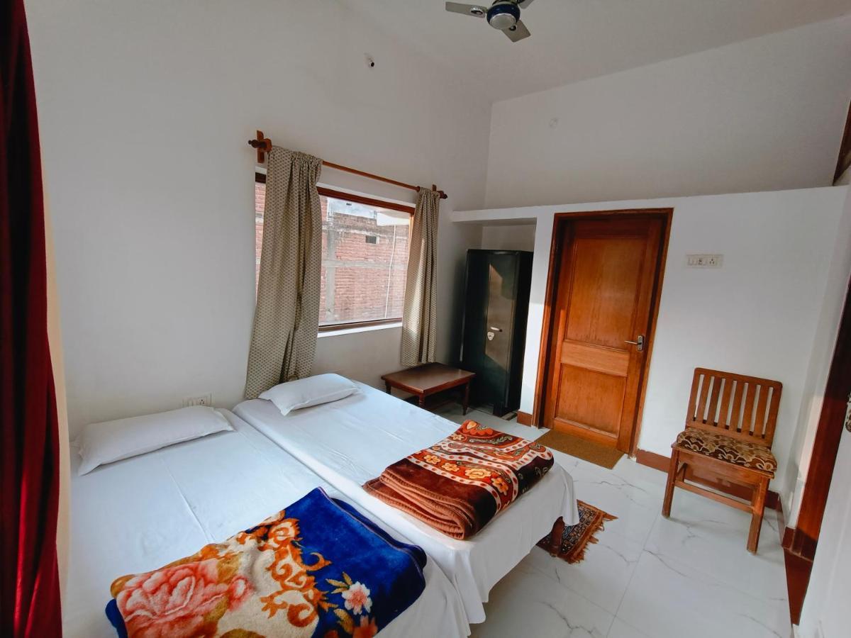 The Gupta Guest House Bodh Gaya Luaran gambar